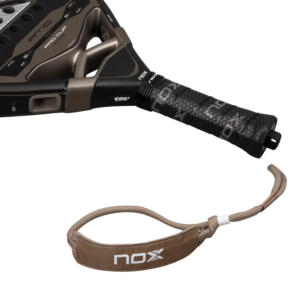 PALA AT10 Pro Cup HARD by Agustín Tapia